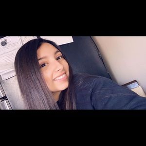 Meet your Posher, Yvette